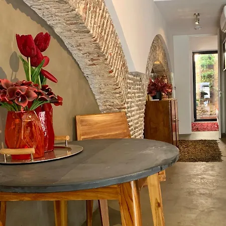 Old Stables Chiado * Лісабон