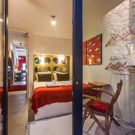 Old Stables Chiado Апартаменти *