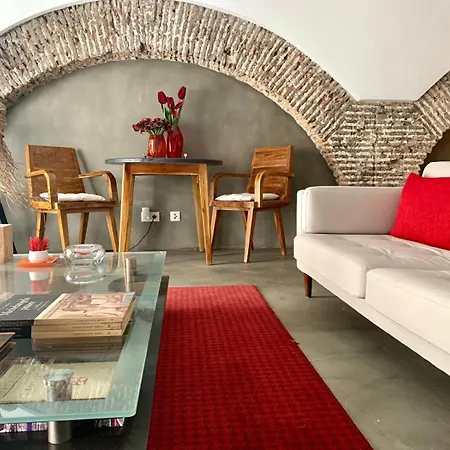 Old Stables Chiado Апартаменти