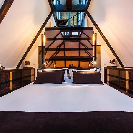 Old Stables Chiado Апартаменти *